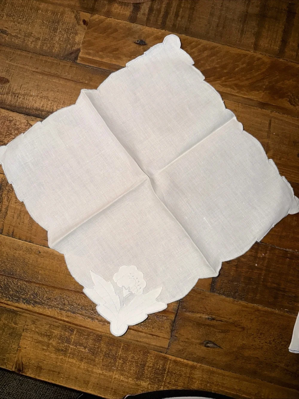 Set of 4 White Embroidered Linen Napkins